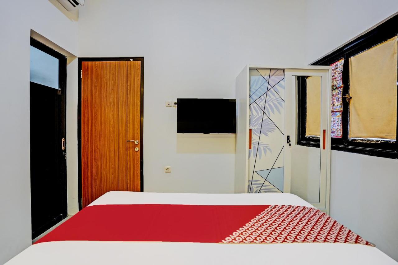 Oyo 92435 Sunlo Cozy Home Family Homestay Syariah Surabaya Bagian luar foto